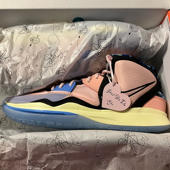 Nike Kyrie Infinity Valentines Day Edition Shoe - Picture 1 of 7